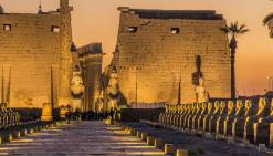 أشهر معابد مدينة الأقصر، معلومات عن نشأة معبد الكرنك